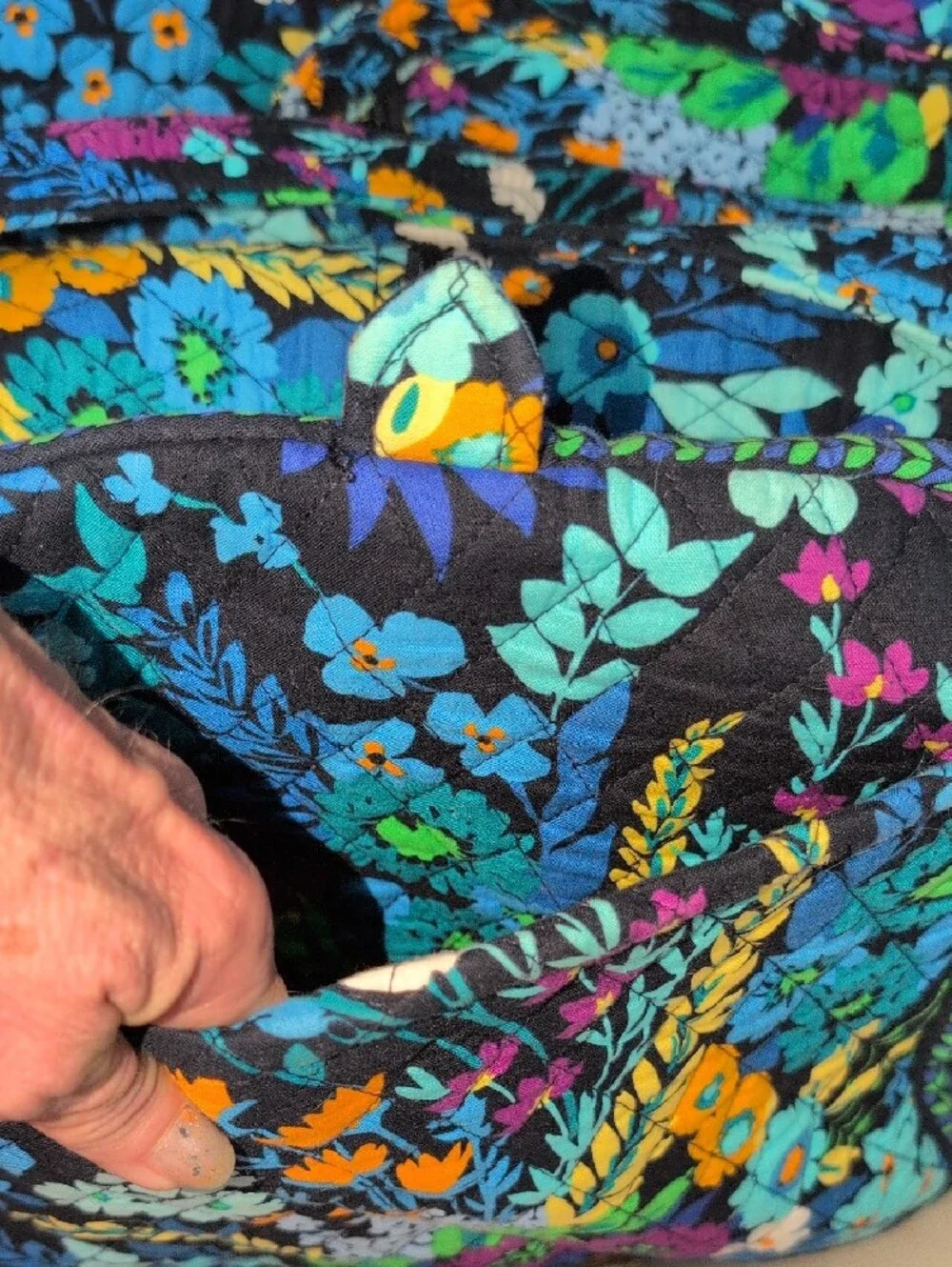 Vera Bradley Retired Pattern "Midnight Blues" Quilted Large Weekender Tote - Picture 7 of 16